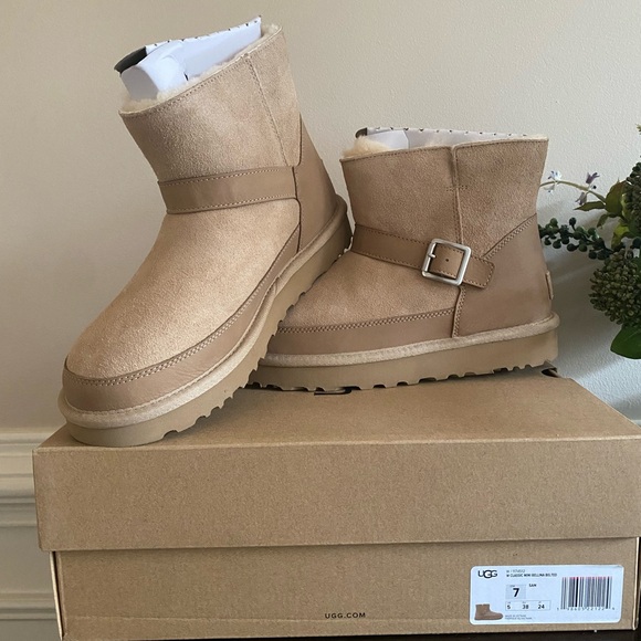 UGG Classic Mini Bellina Belted Women's Boot Size 7 Sand Brand New with Box